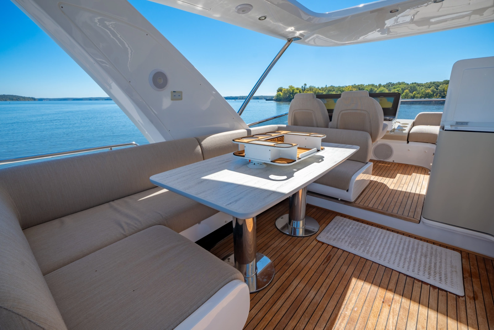 60ft Azimut Yacht For Sale