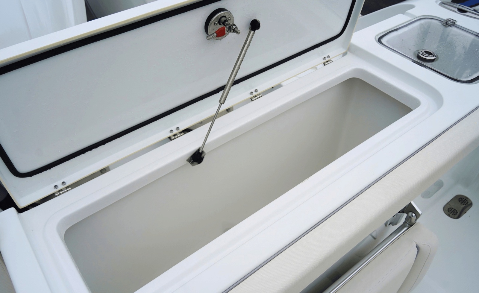 2025 Sea Hunt Gamefish 27FS