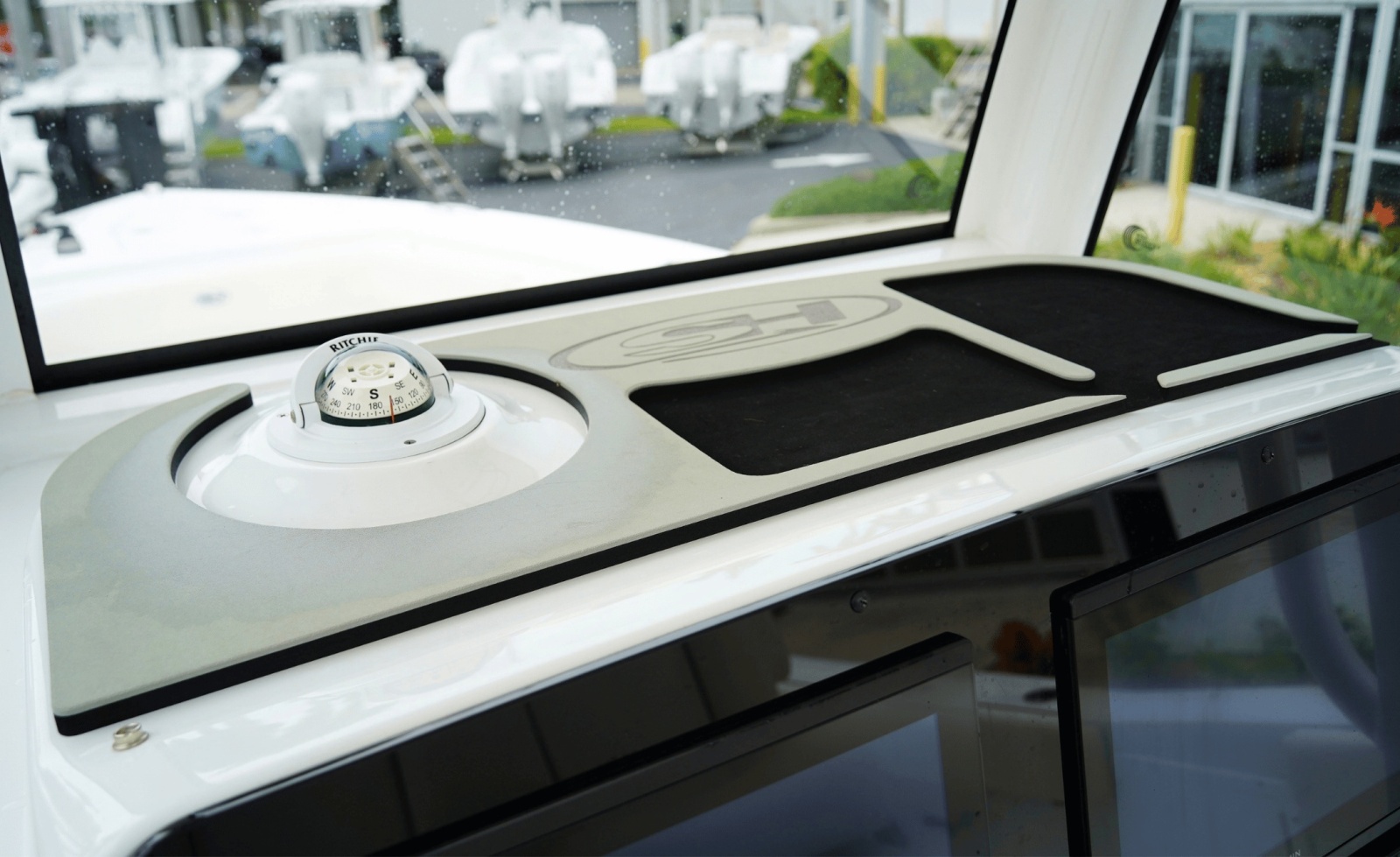 2025 Sea Hunt Gamefish 27FS