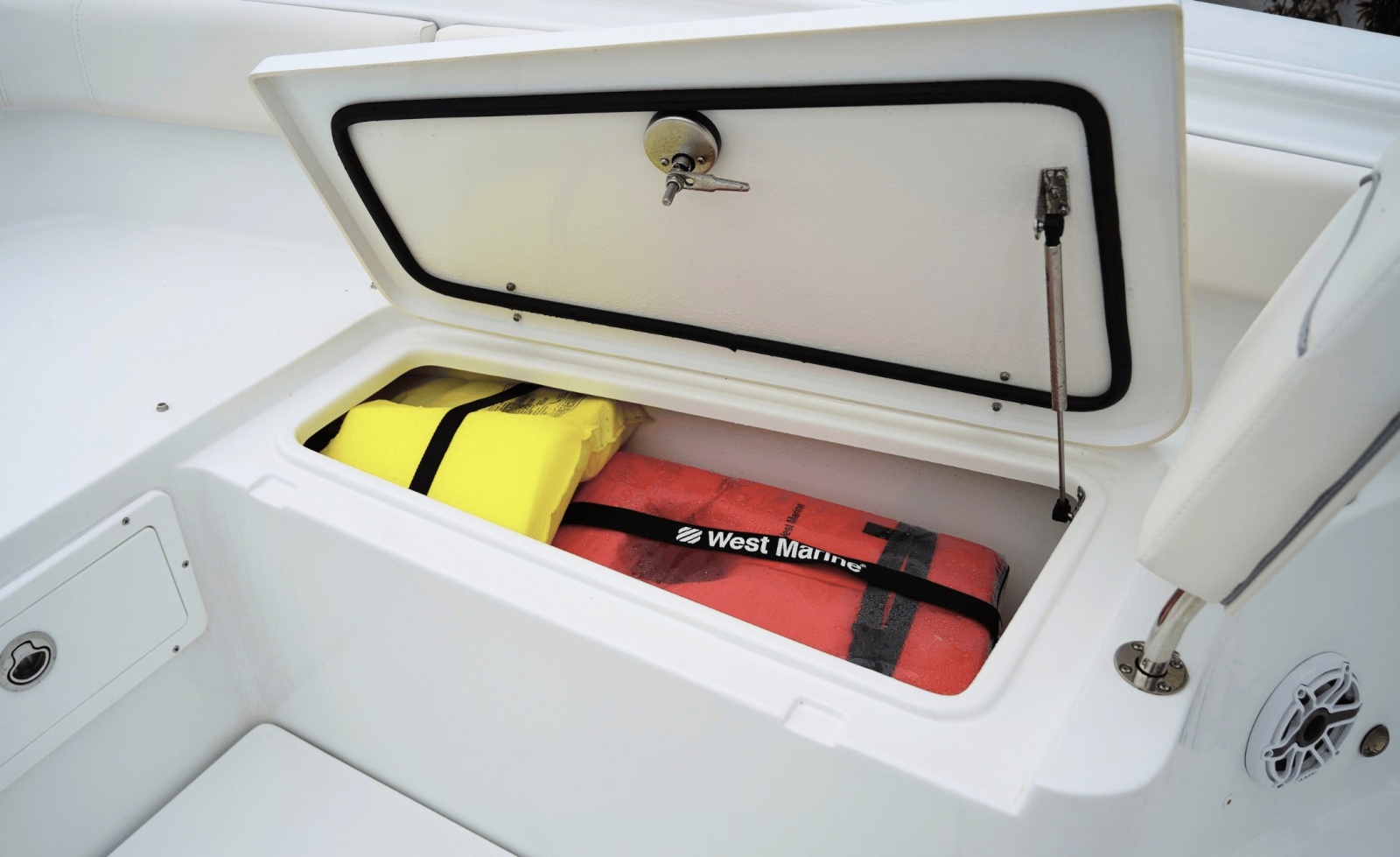 2025 Sea Hunt Gamefish 27FS