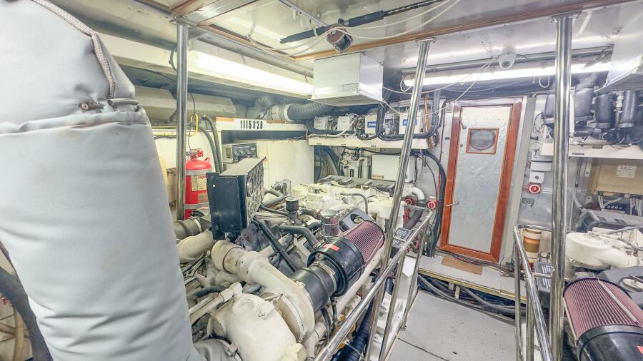 2001 Motor Yacht 82MY