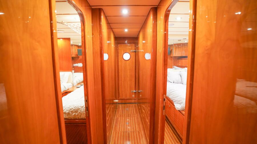 2001 Motor Yacht 82MY