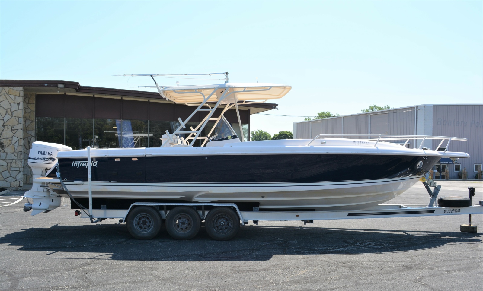 2001 Intrepid 322 Cuddy