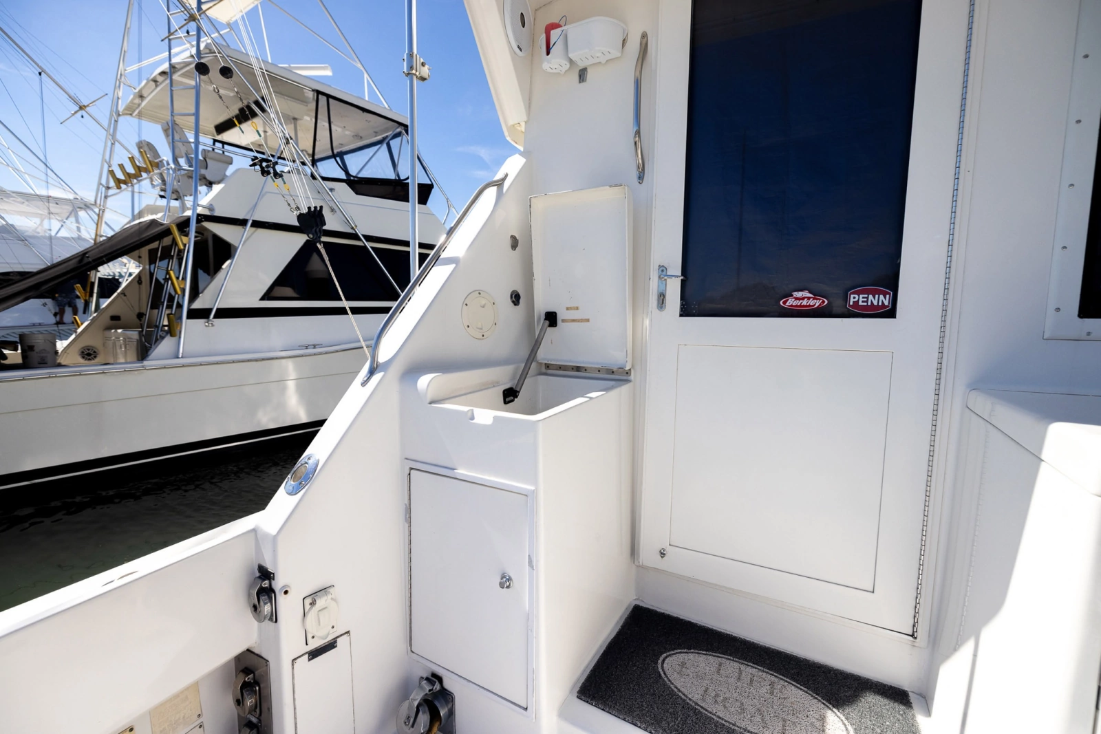 1995 Hatteras 43 Convertible
