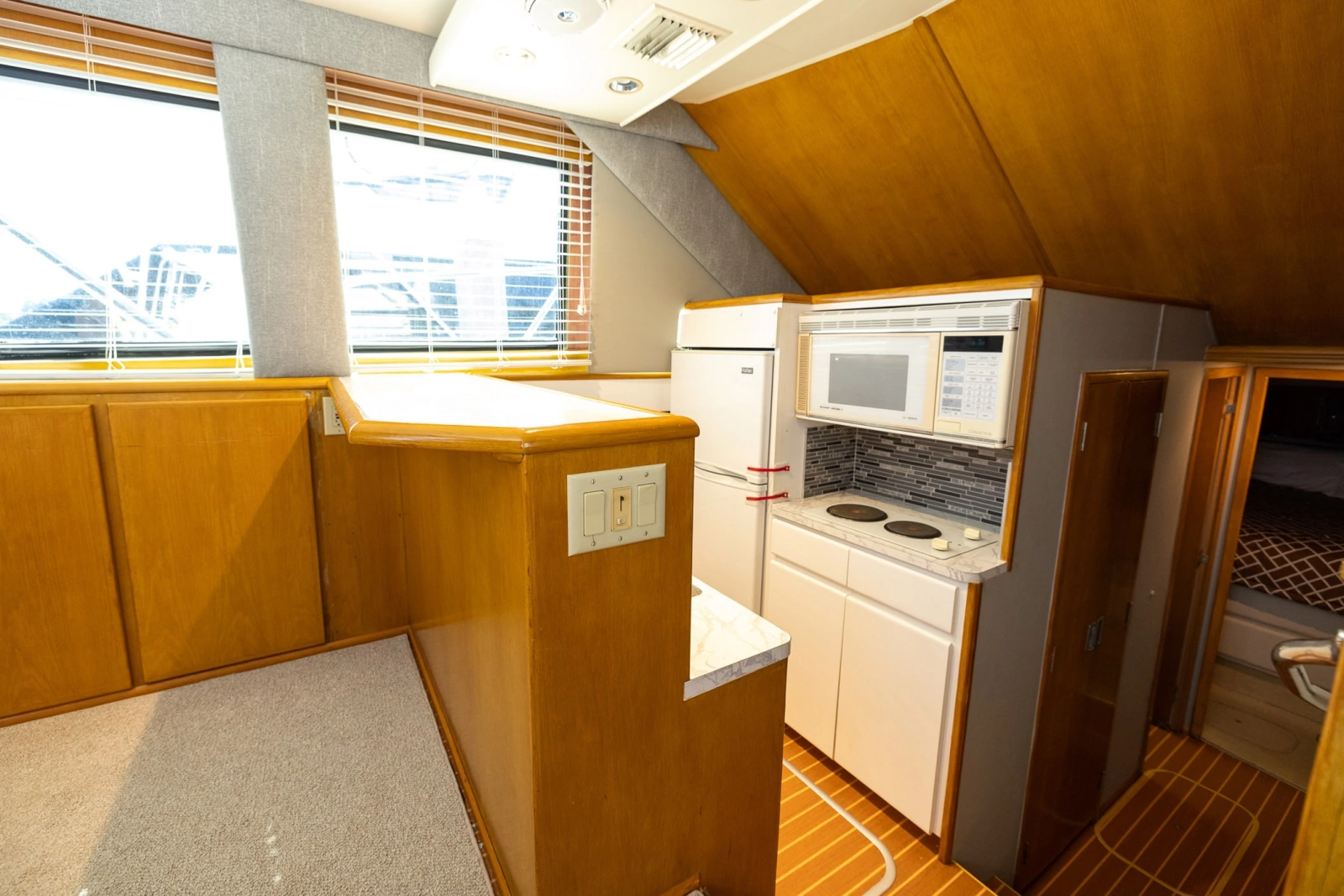 1995 Hatteras 43 Convertible