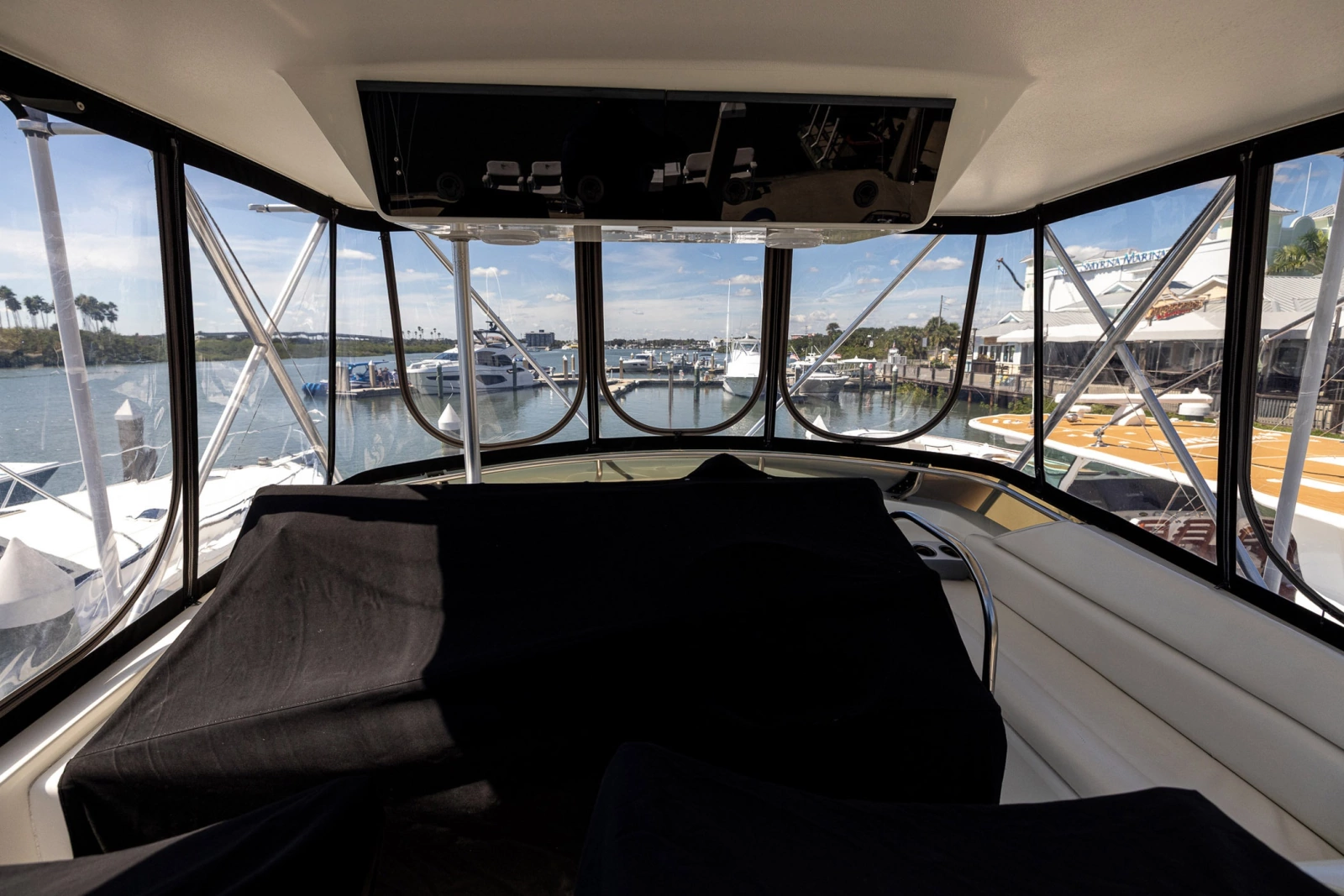 1995 Hatteras 43 Convertible