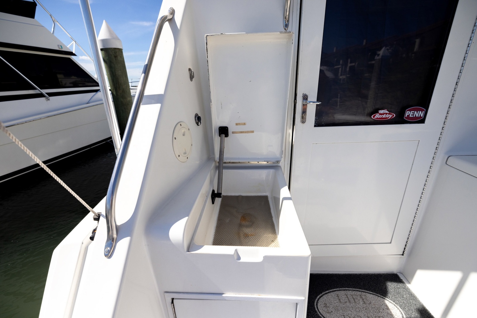 1995 Hatteras 43 Convertible