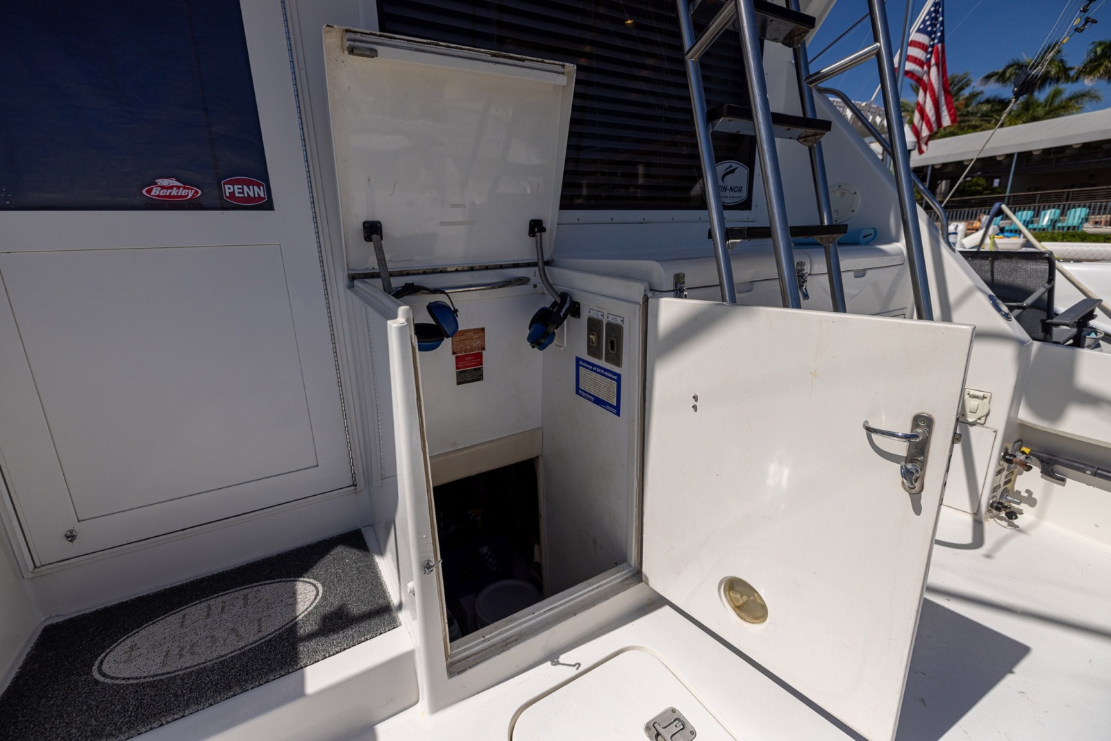 1995 Hatteras 43 Convertible