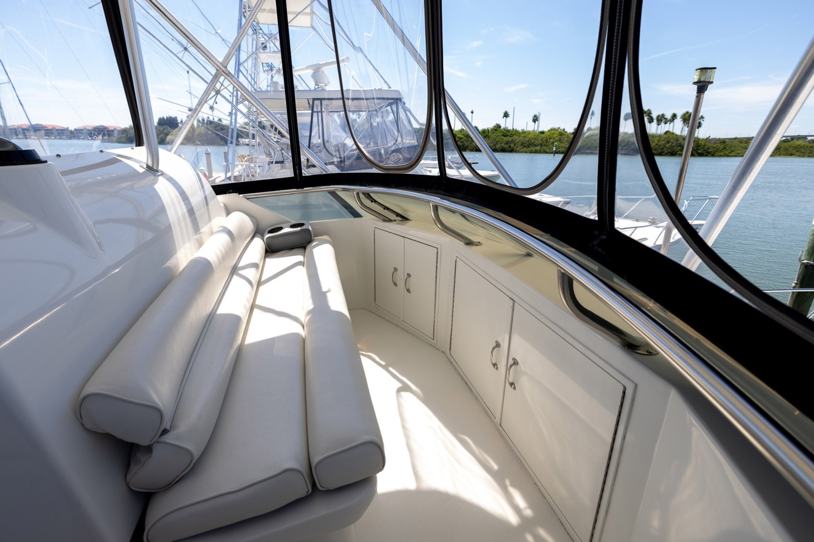 1995 Hatteras 43 Convertible