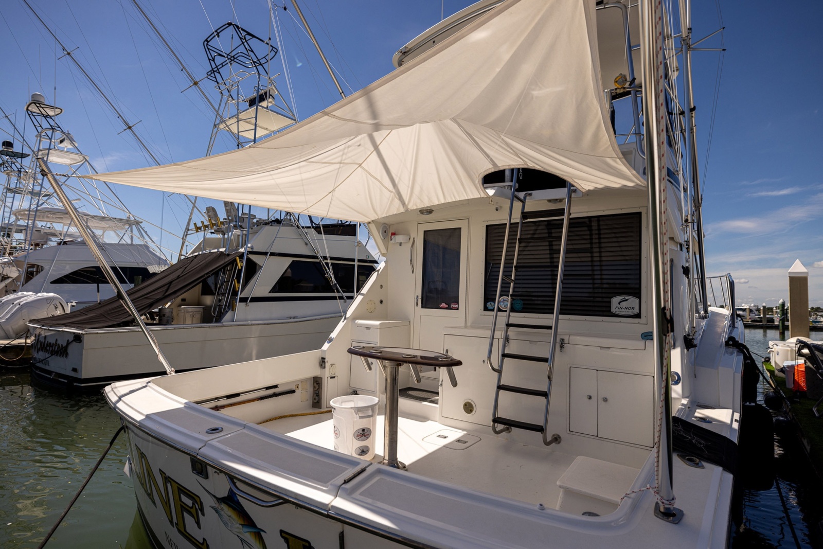 1995 Hatteras 43 Convertible