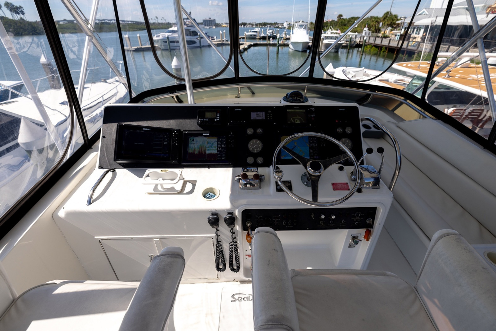 1995 Hatteras 43 Convertible
