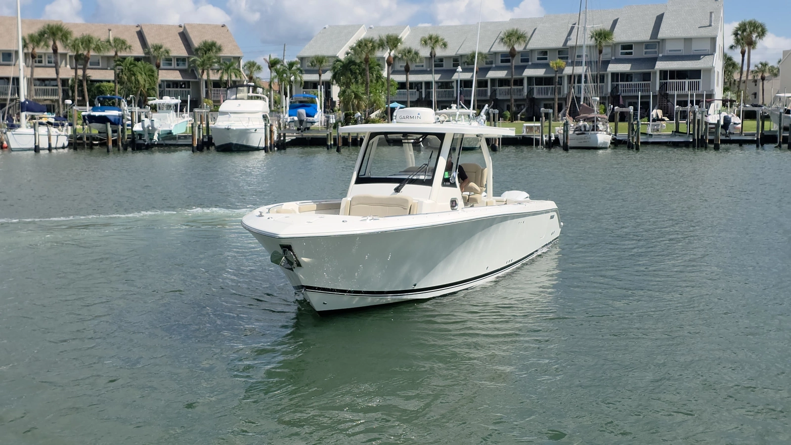 2019 Pursuit 328 Sport