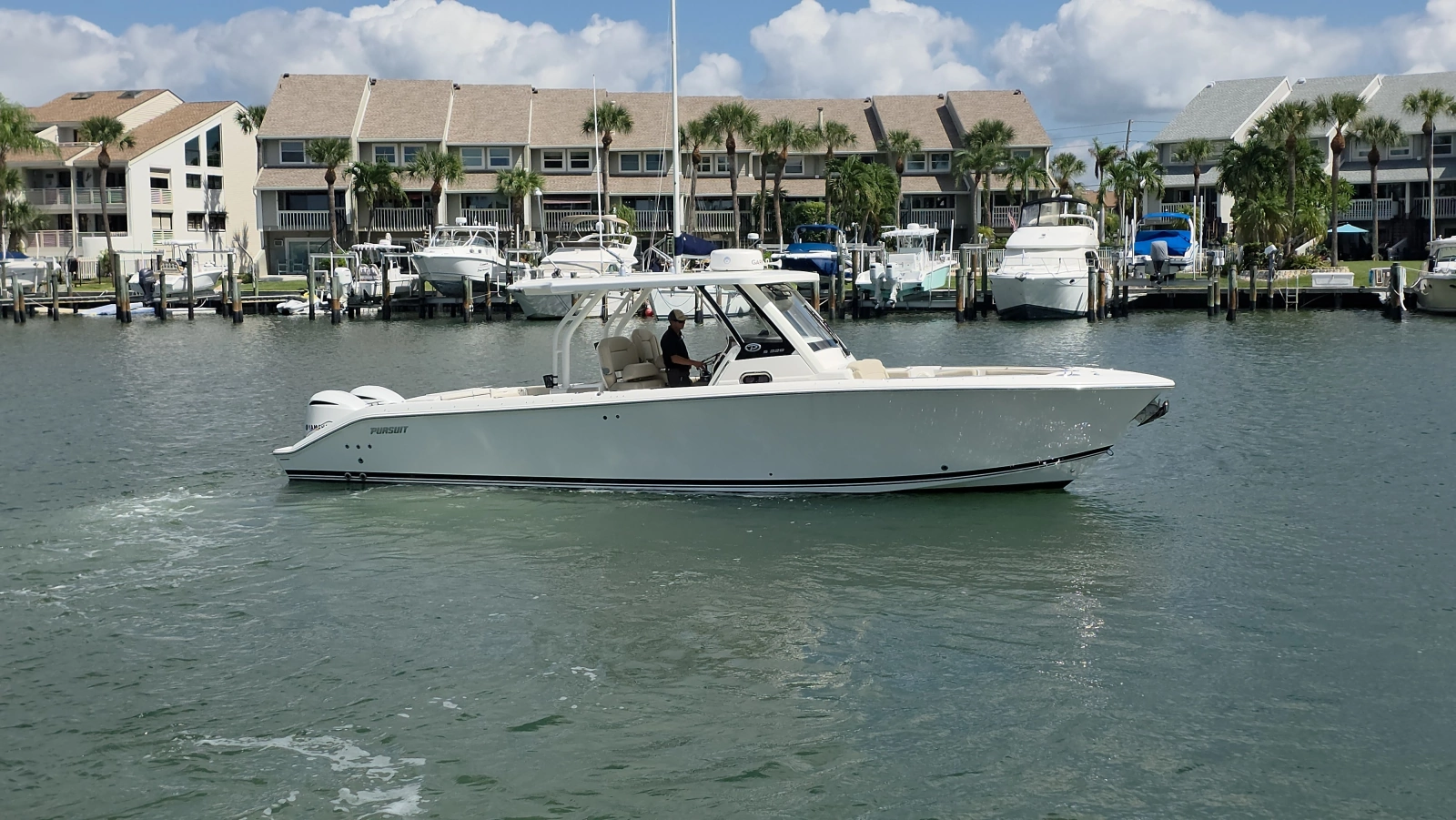 2019 Pursuit 328 Sport
