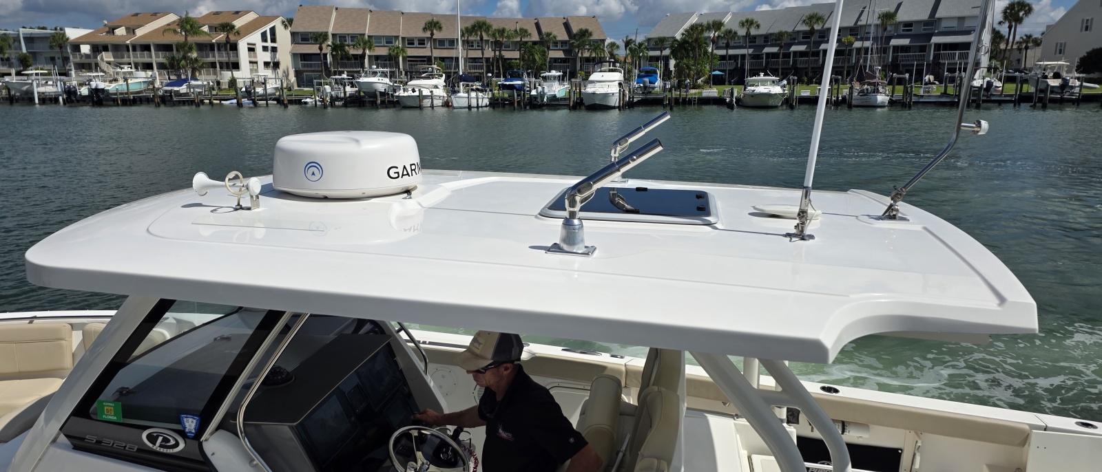 2019 Pursuit 328 Sport