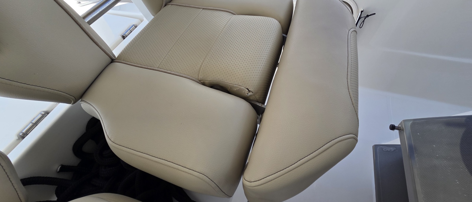 2019 Pursuit 328 Sport