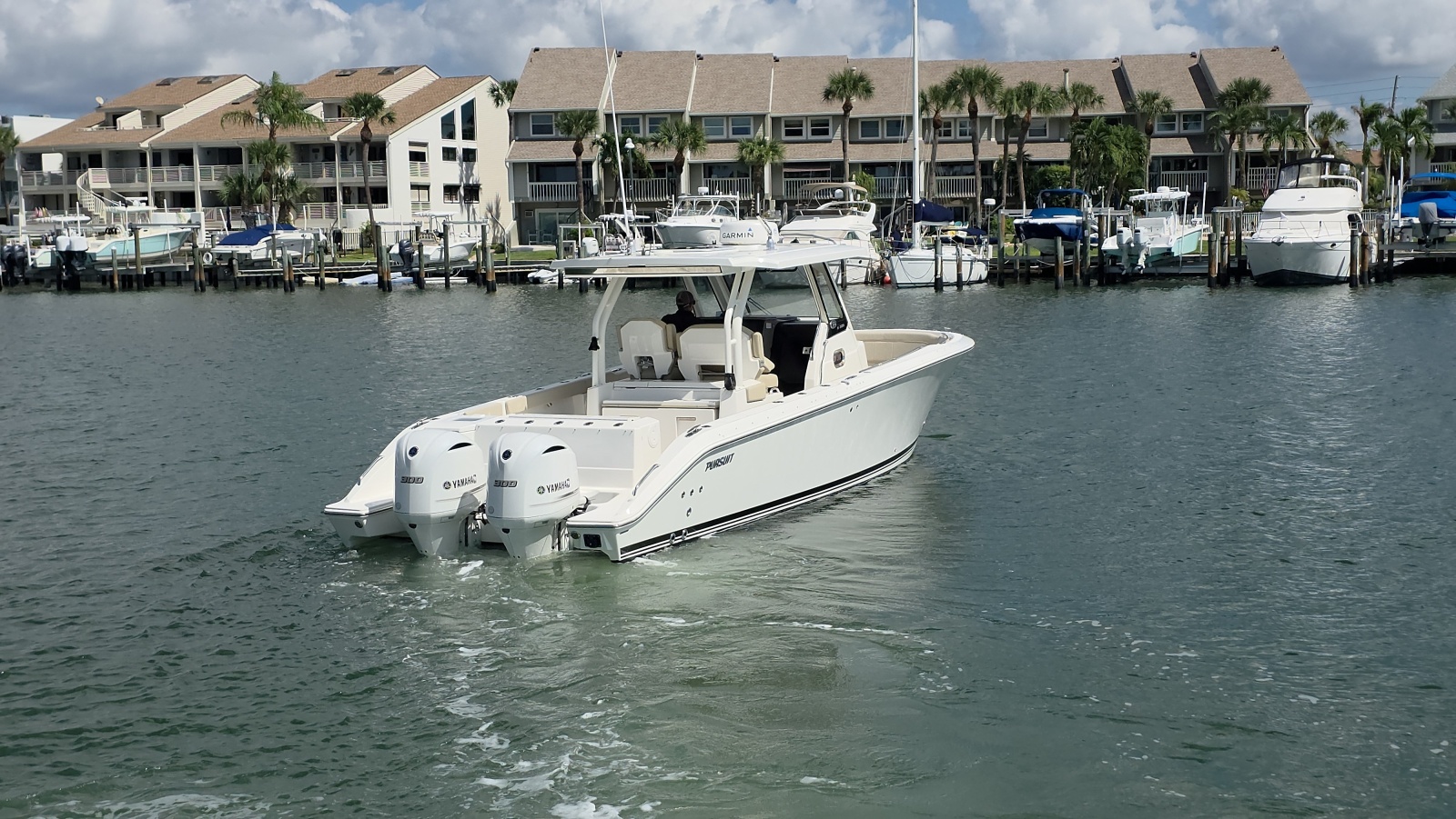 2019 Pursuit 328 Sport