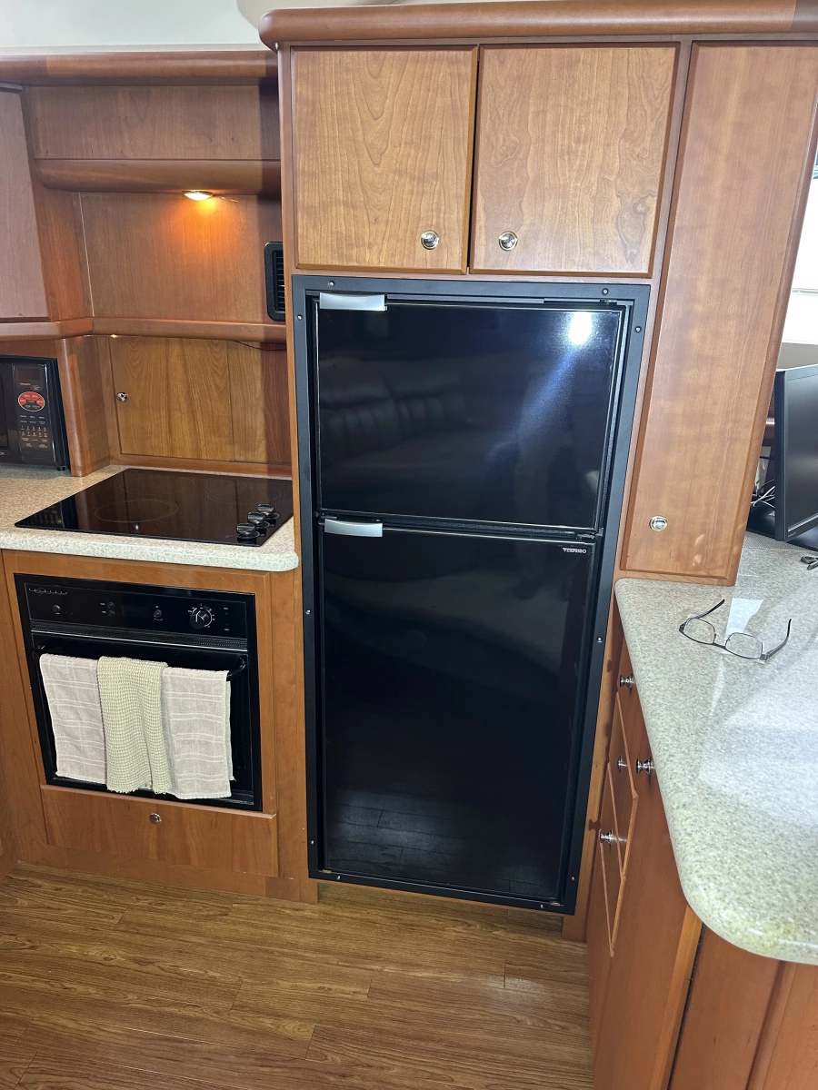 2005 Silverton 43 Motor Yacht