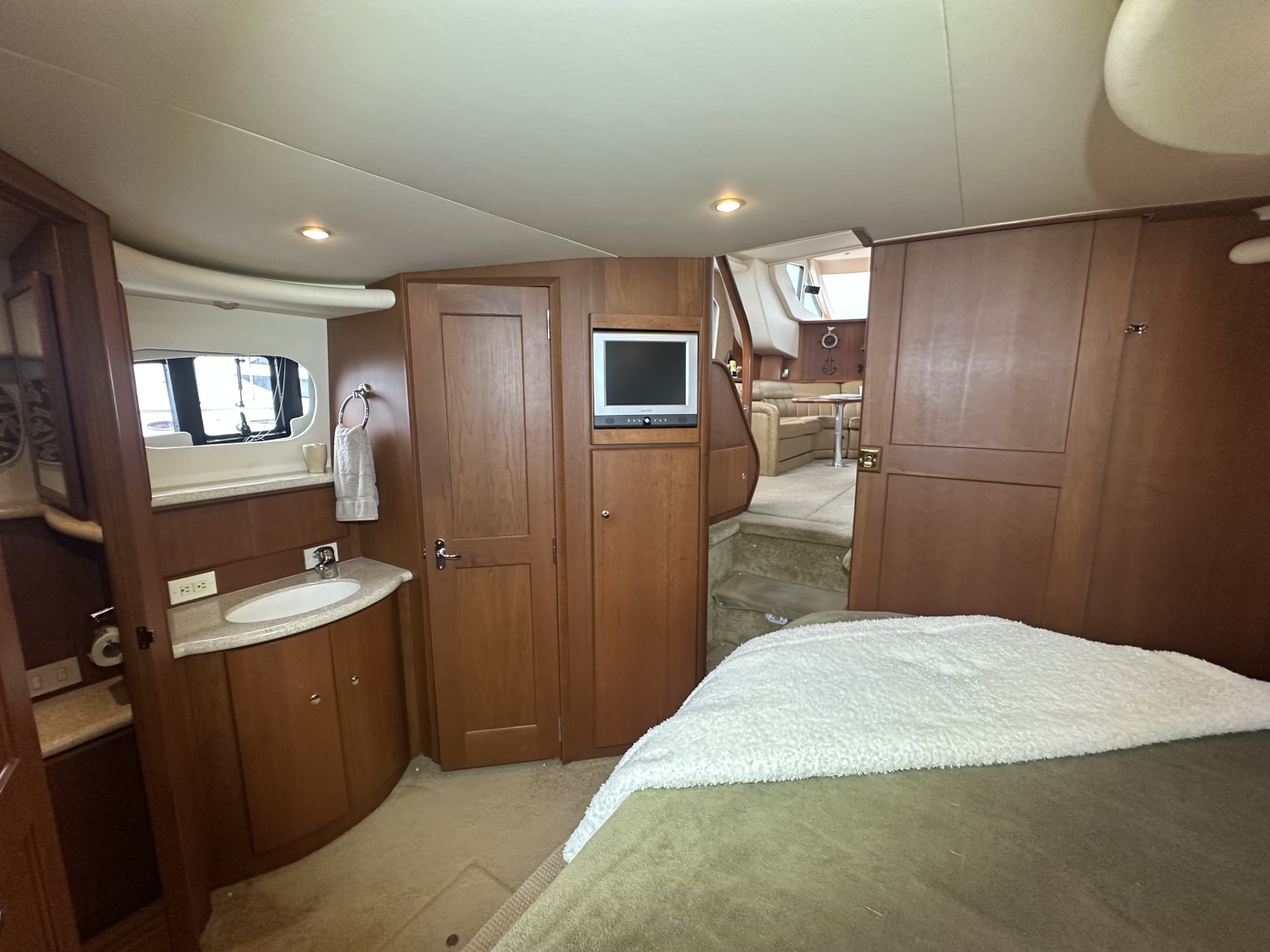 2005 Silverton 43 Motor Yacht