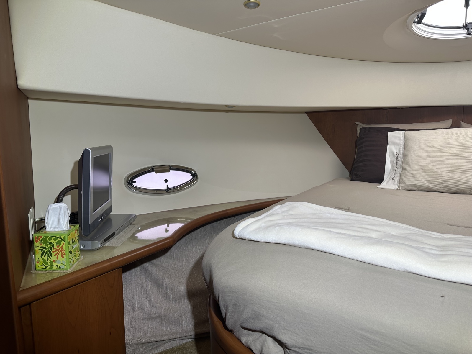 2005 Silverton 43 Motor Yacht