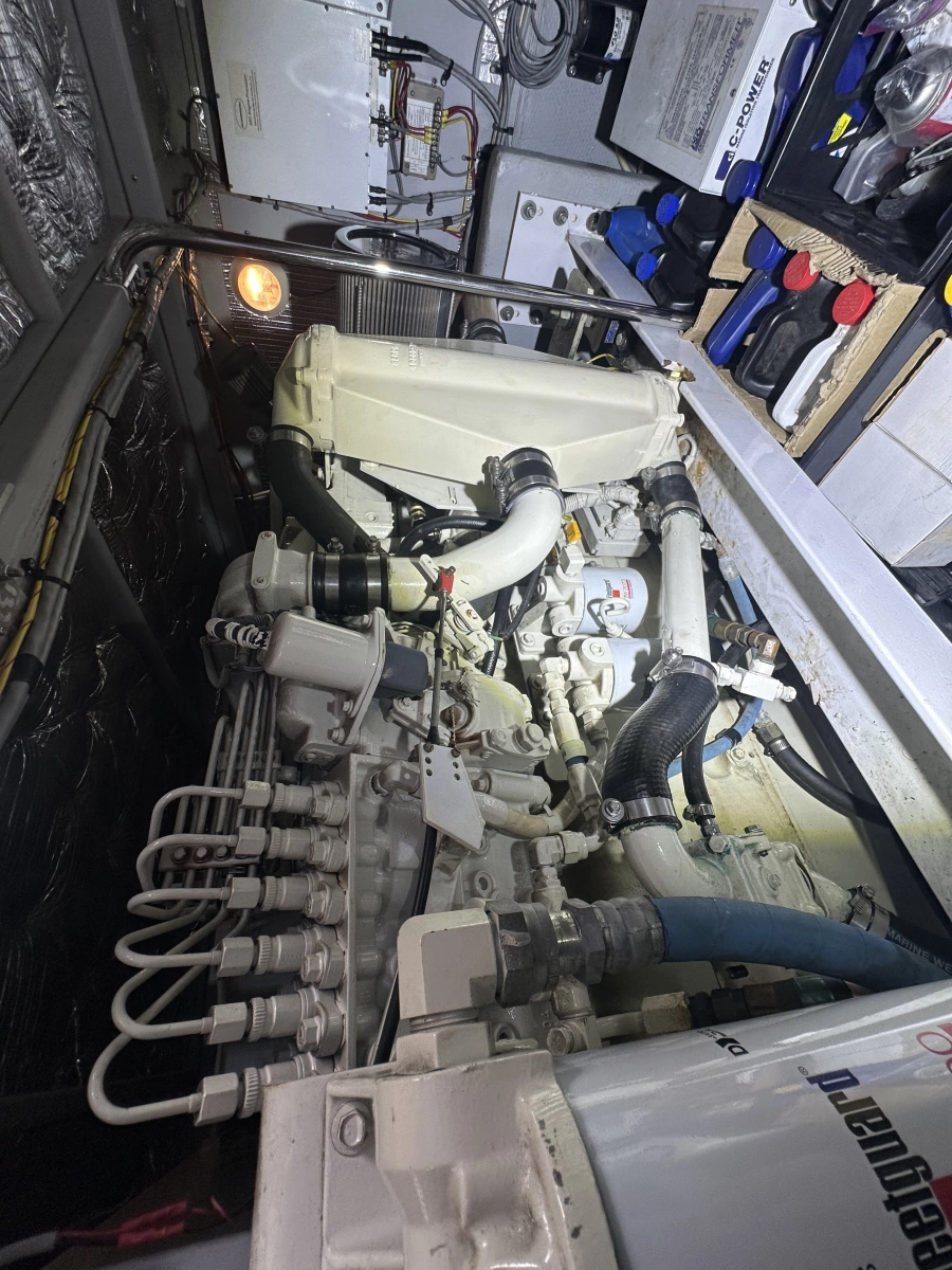 2005 Silverton 43 Motor Yacht