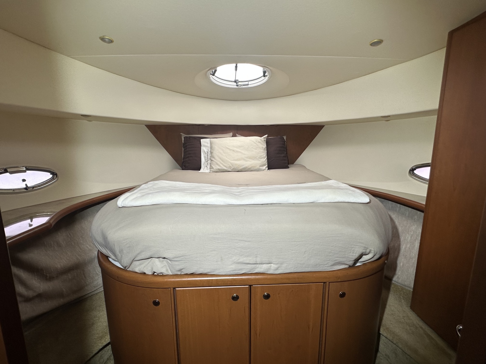 2005 Silverton 43 Motor Yacht