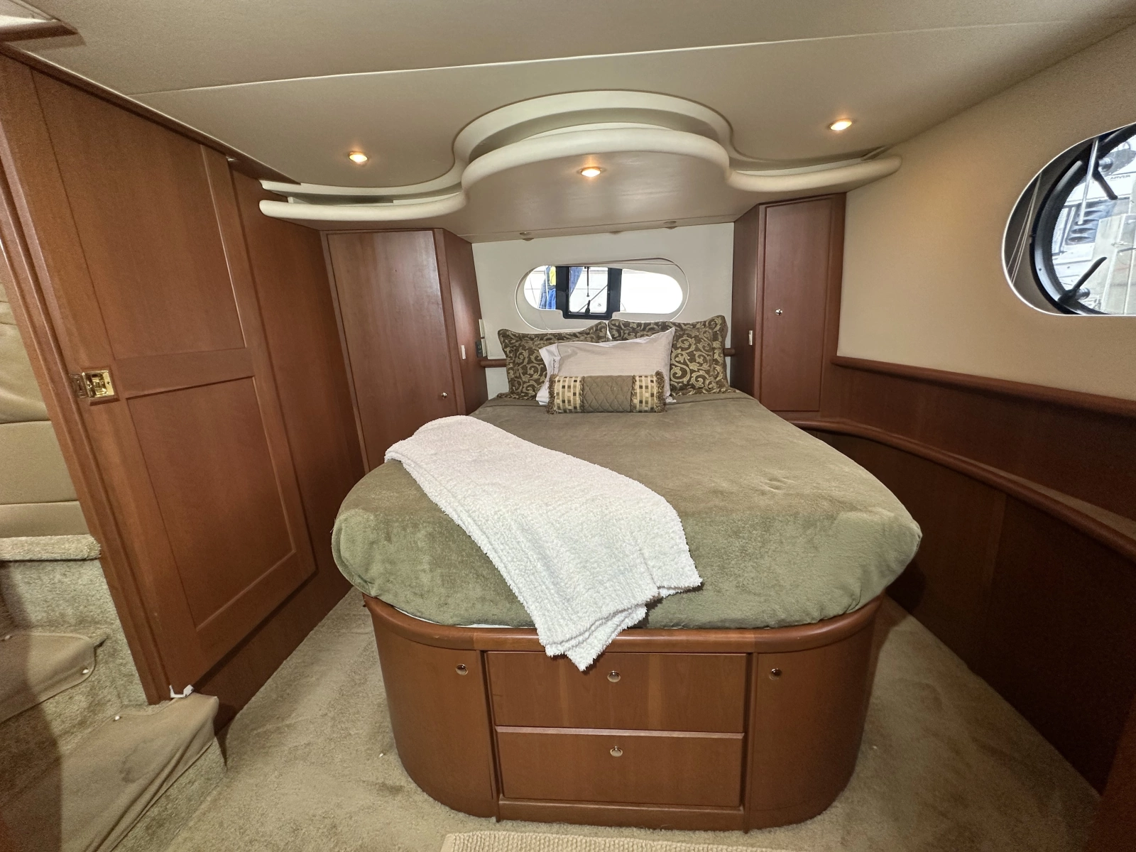 2005 Silverton 43 Motor Yacht