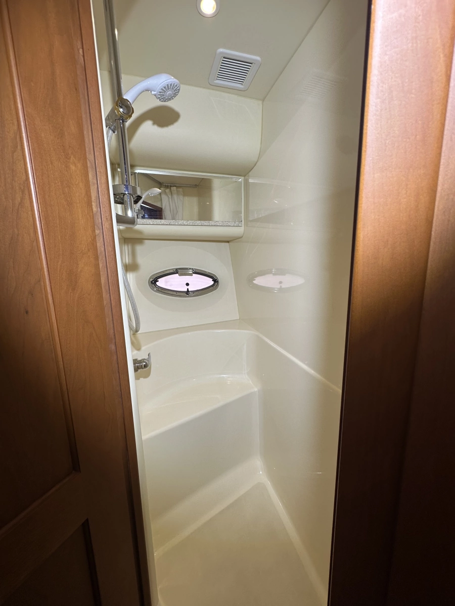2005 Silverton 43 Motor Yacht