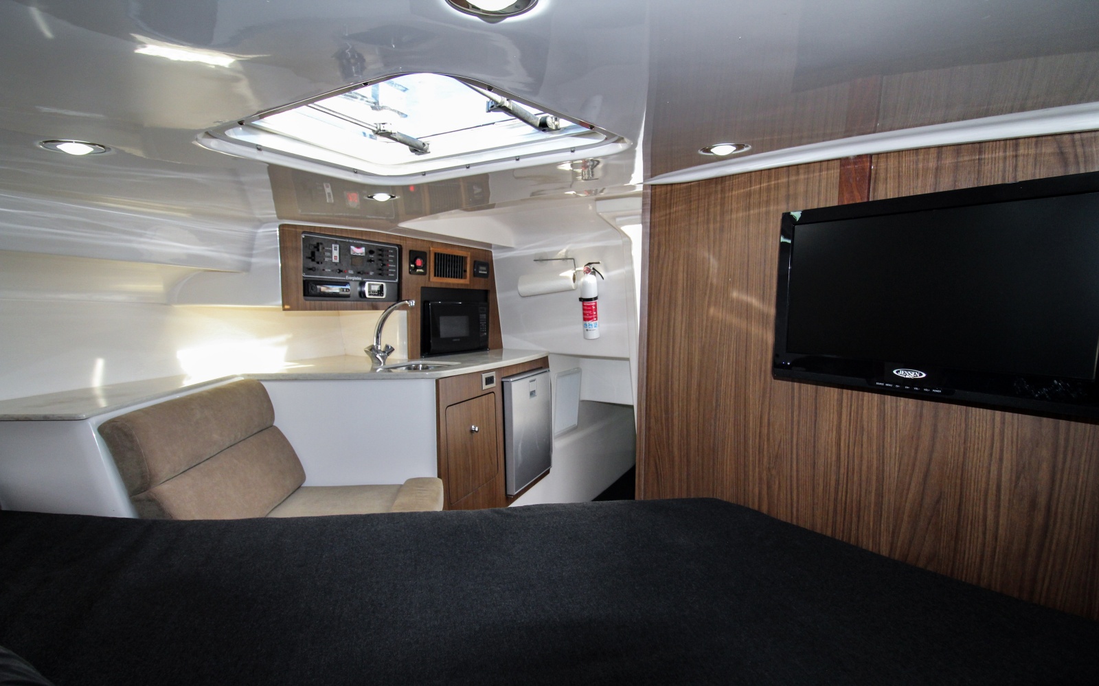 2014 Everglades 350LX