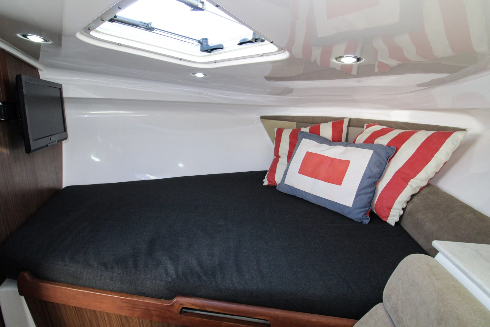 2014 Everglades 350LX