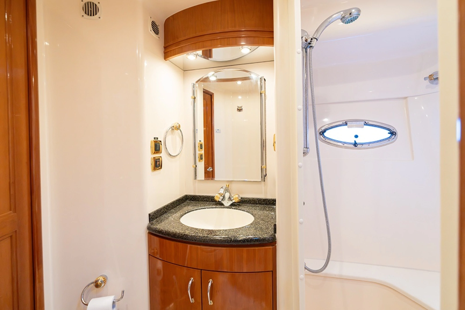Guest vanity and shower