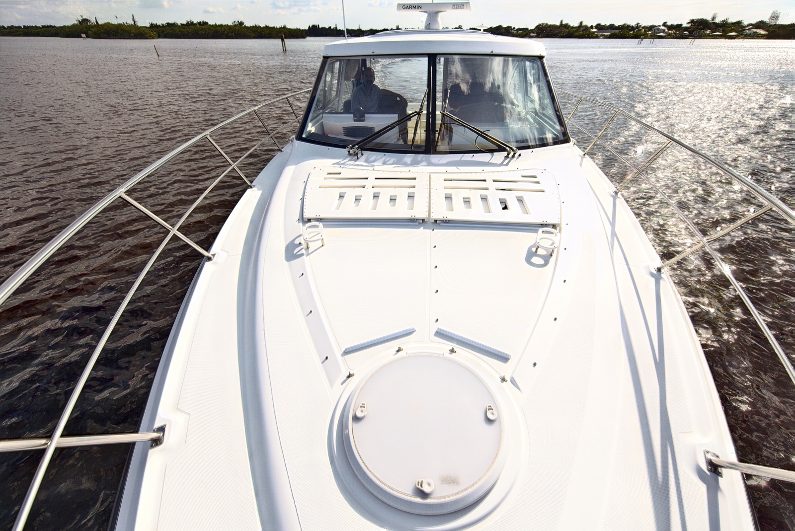2016 Cruisers Yachts 