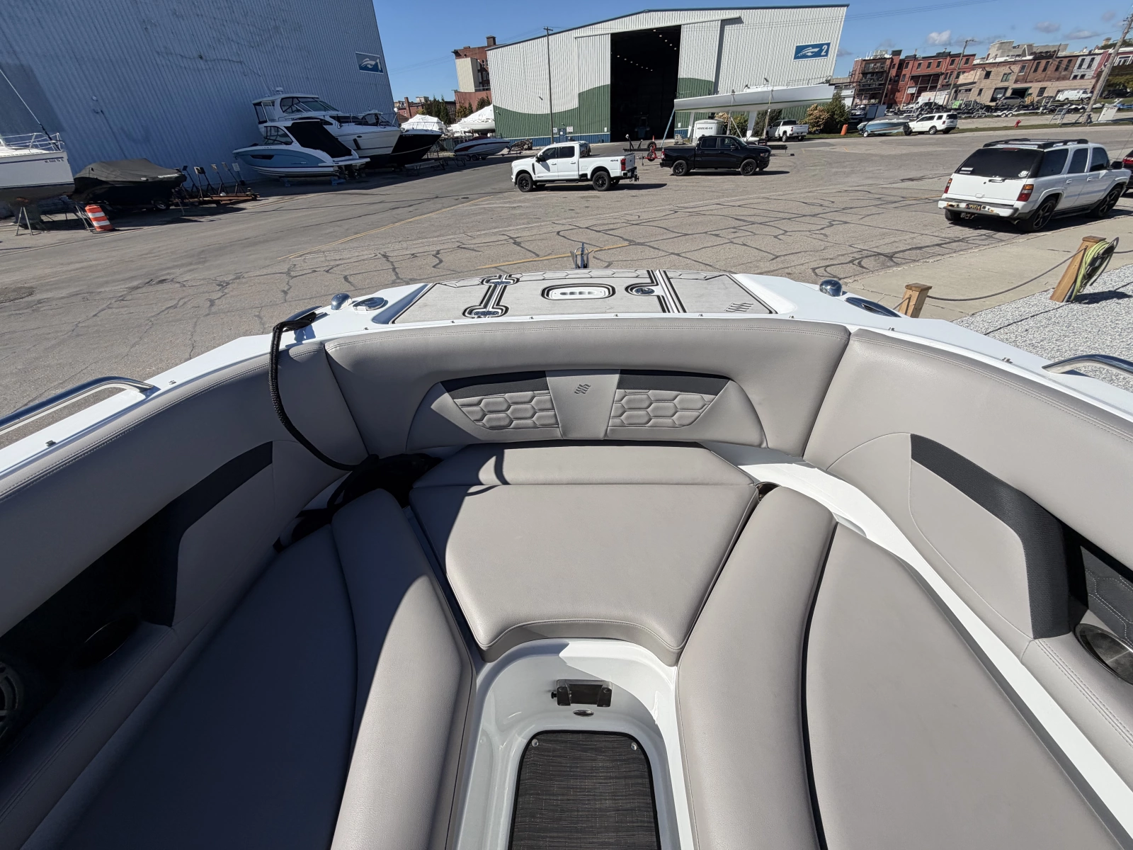 2022 Four Winns HD8