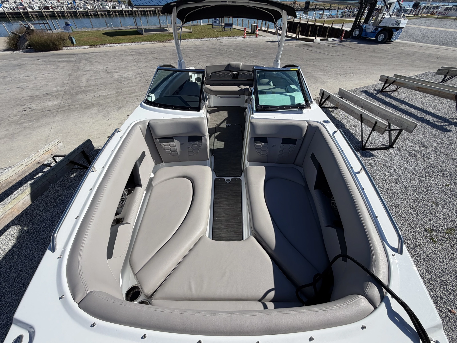 2022 Four Winns HD8