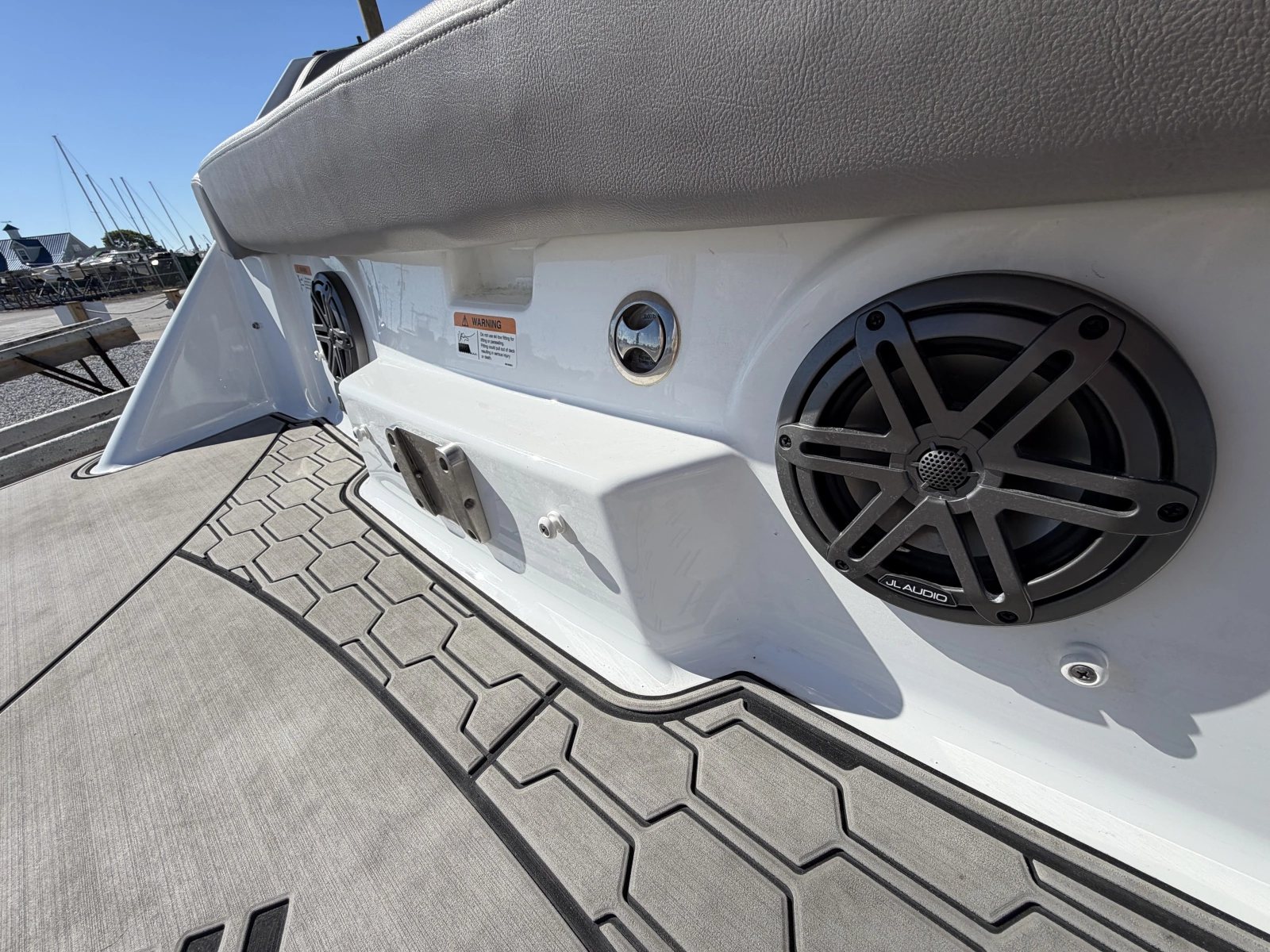 2022 Four Winns HD8