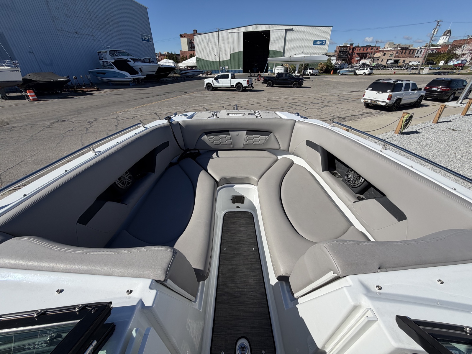 2022 Four Winns HD8