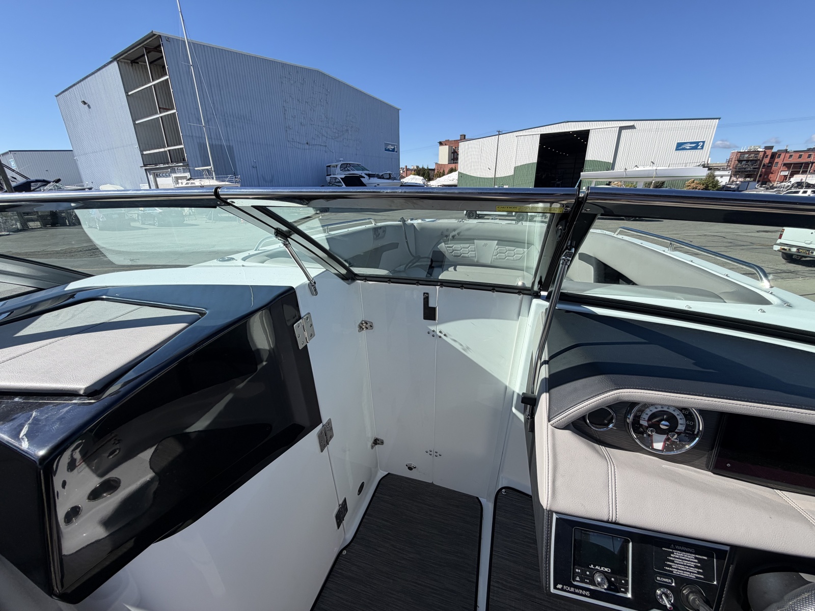 2022 Four Winns HD8