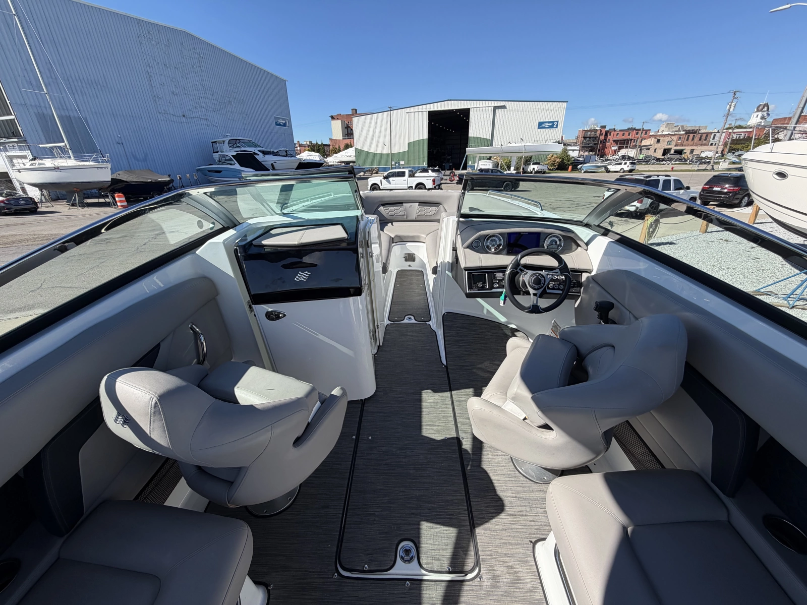 2022 Four Winns HD8