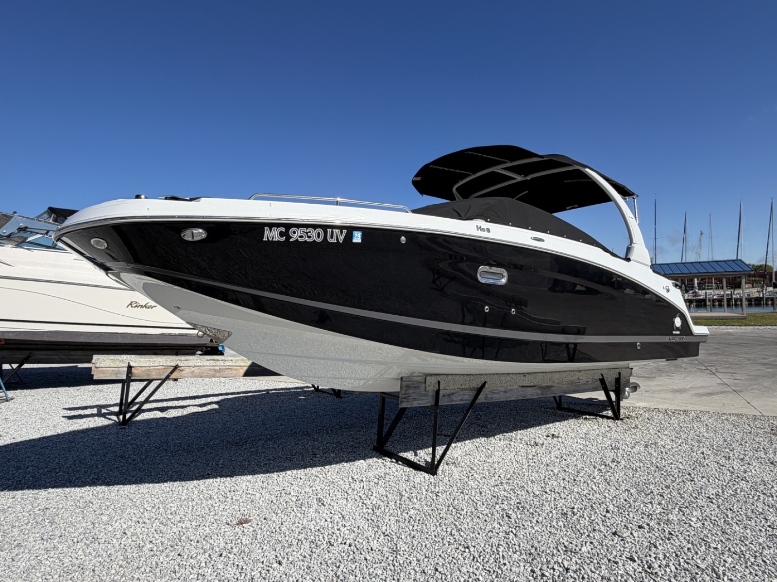 2022 Four Winns HD8