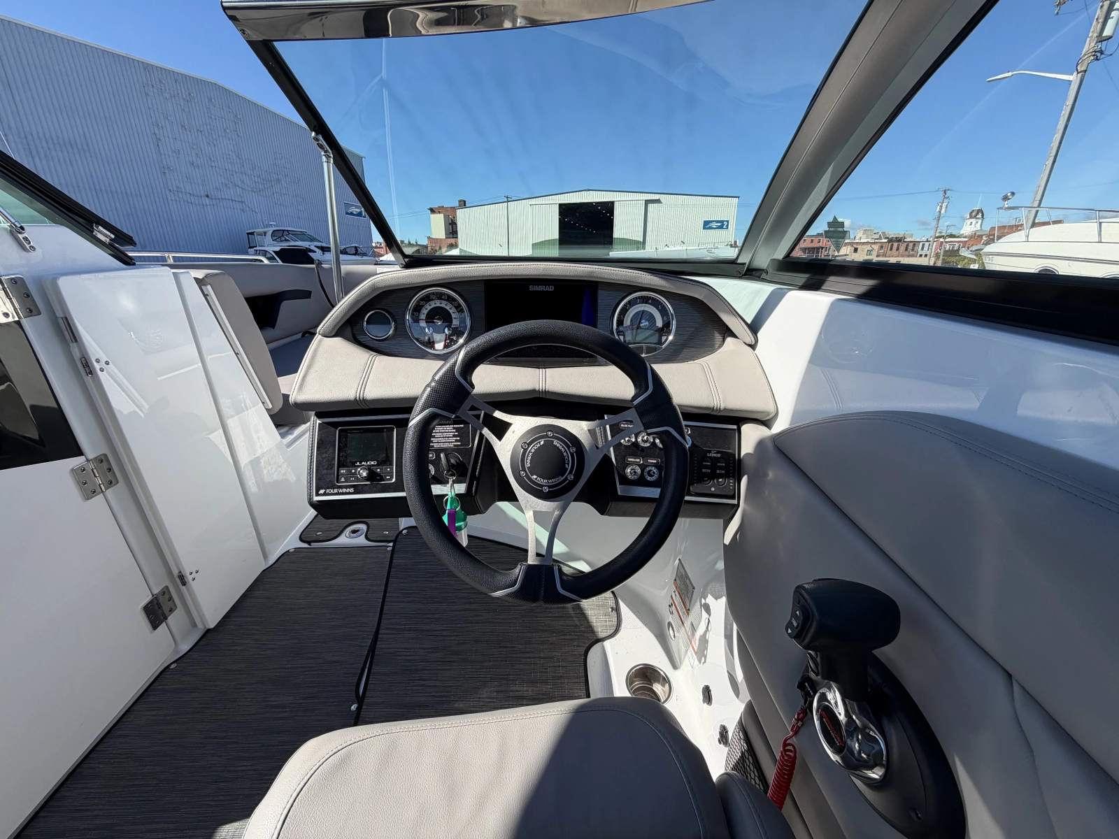 2022 Four Winns HD8