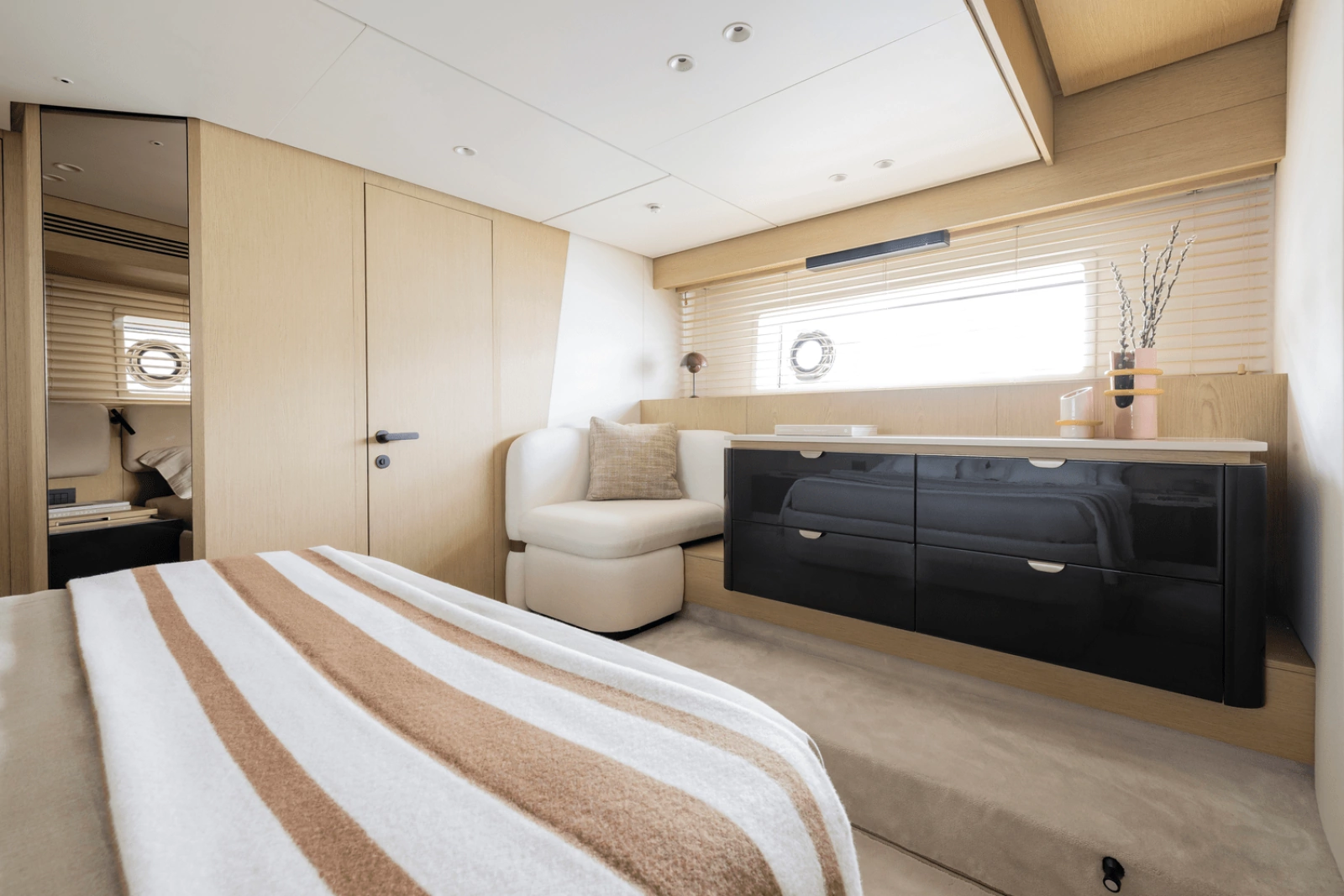 62ft Azimut Yacht For Sale