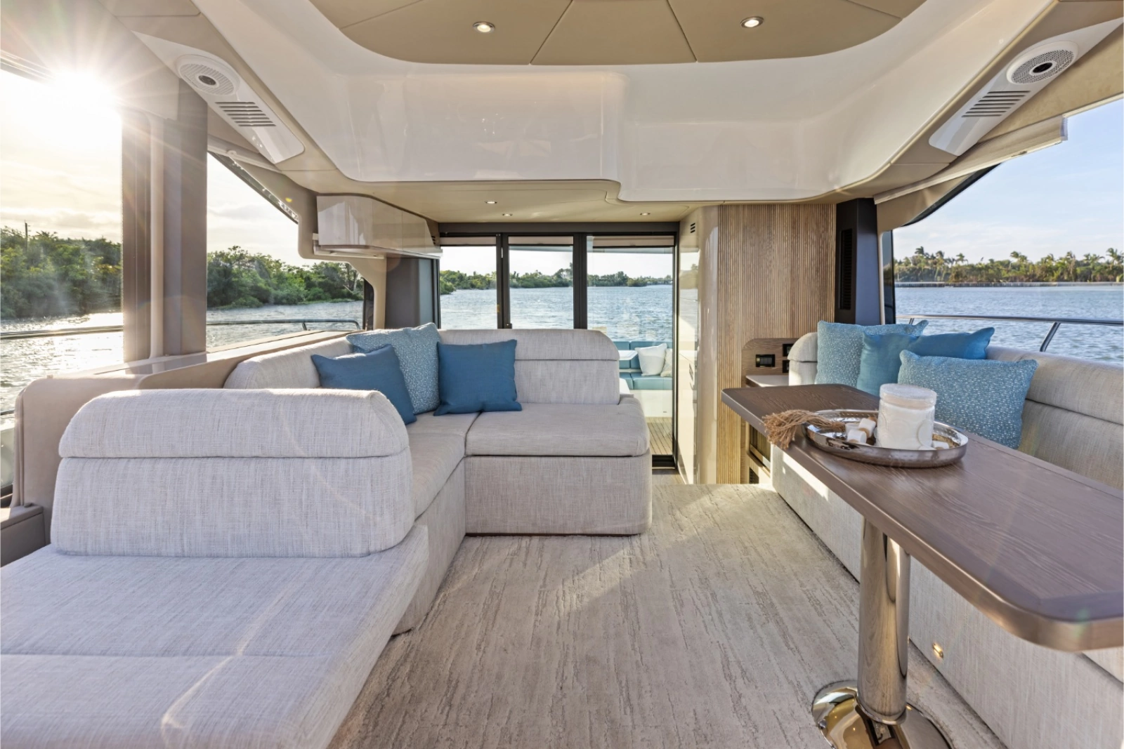 50ft Cruisers Yachts Yacht For Sale