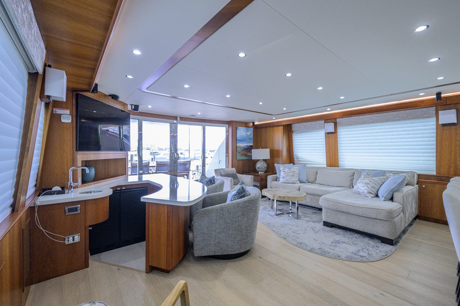 2013 Hatteras 80 Motor Yacht