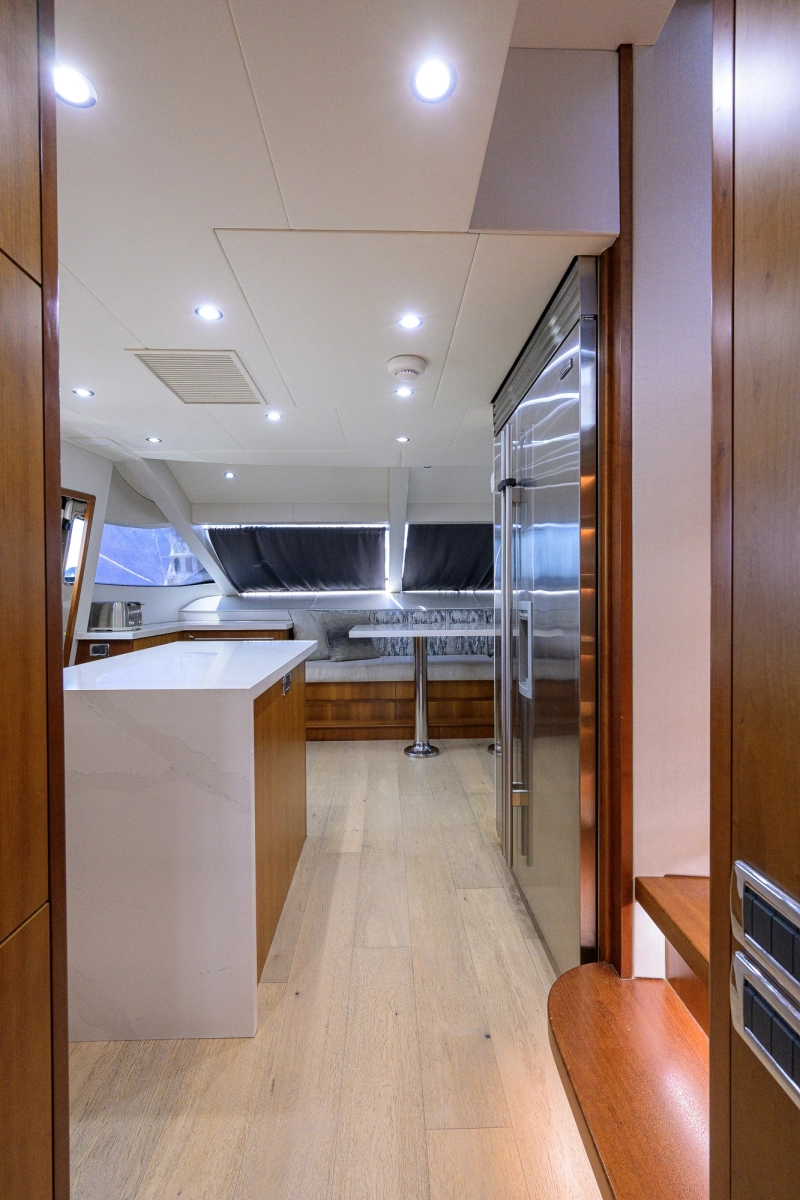 2013 Hatteras 80 Motor Yacht
