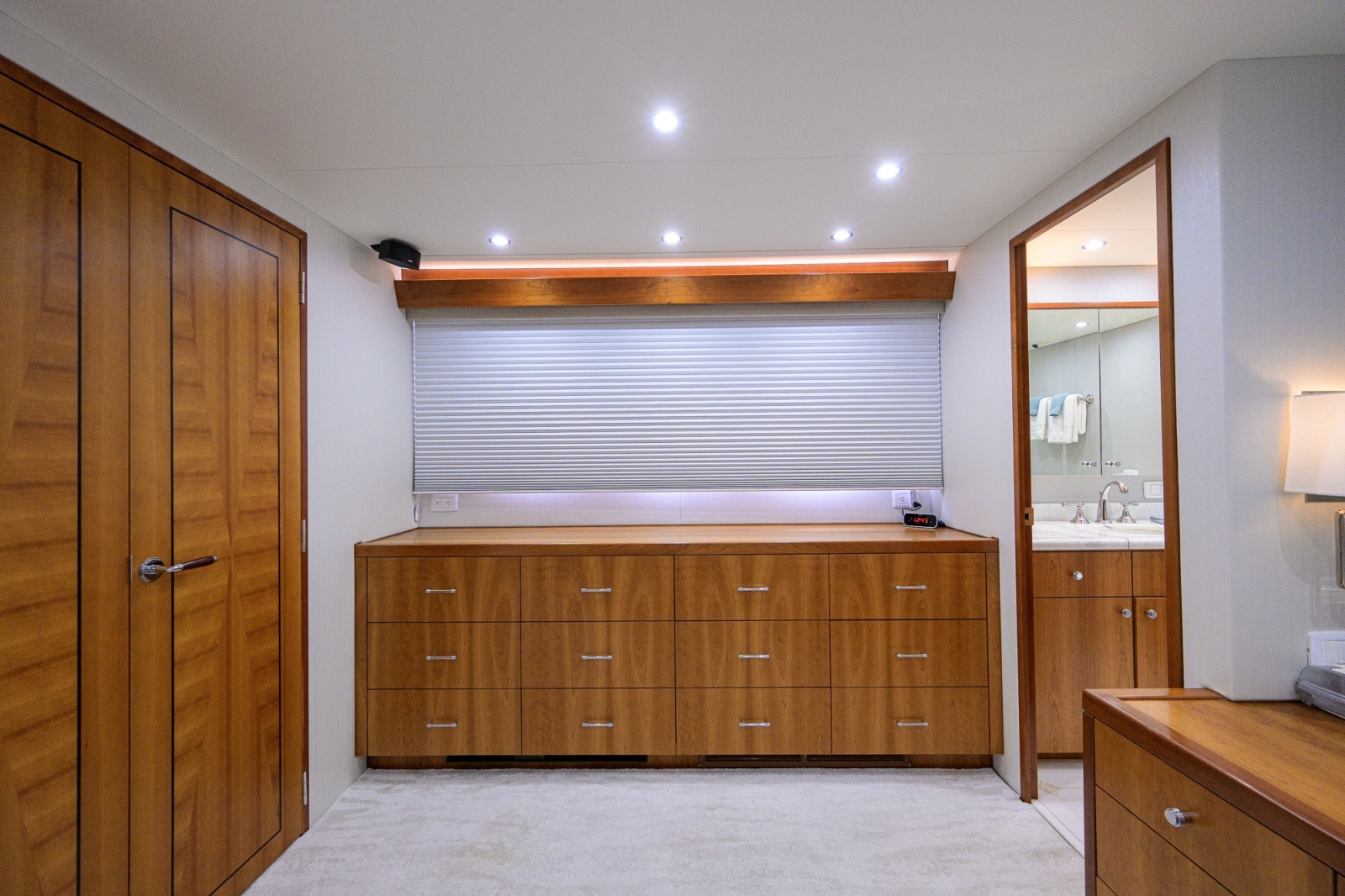2013 Hatteras 80 Motor Yacht