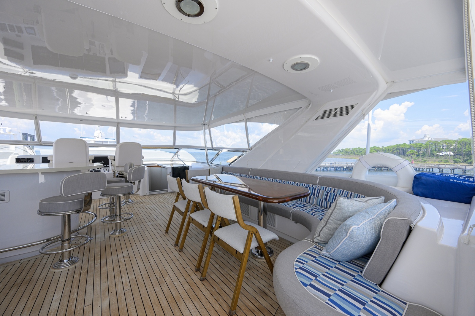 2013 Hatteras 80 Motor Yacht