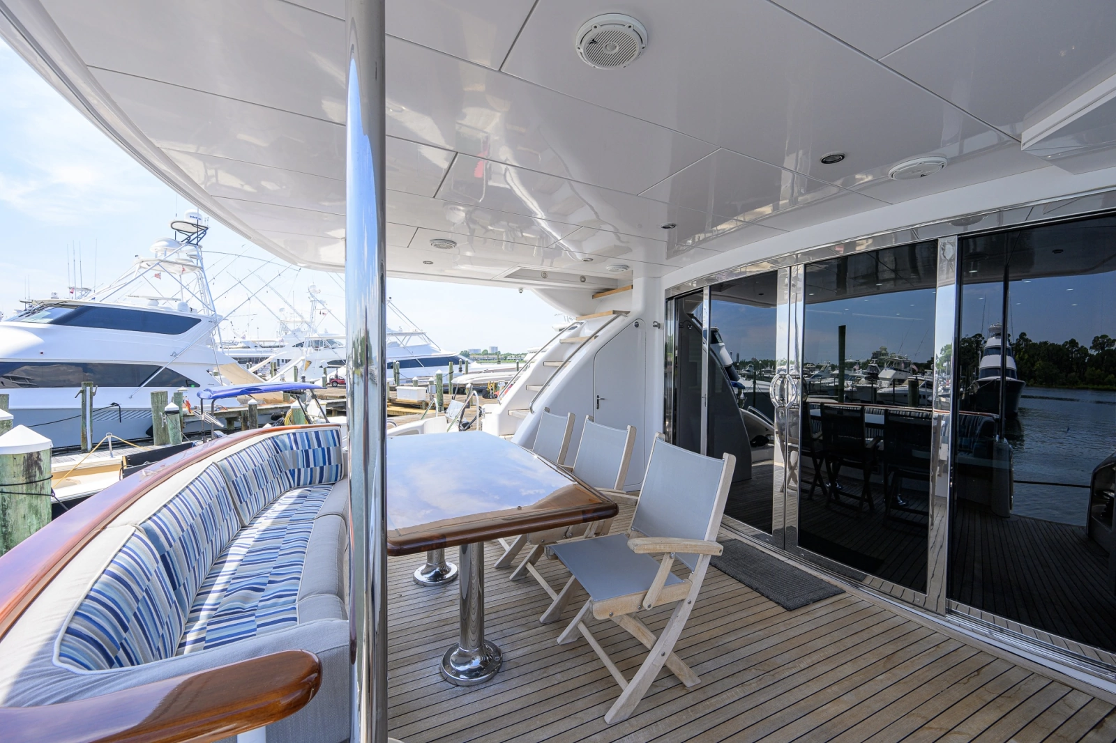 2013 Hatteras 80 Motor Yacht