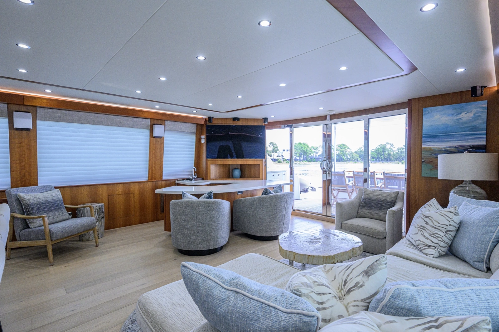 2013 Hatteras 80 Motor Yacht