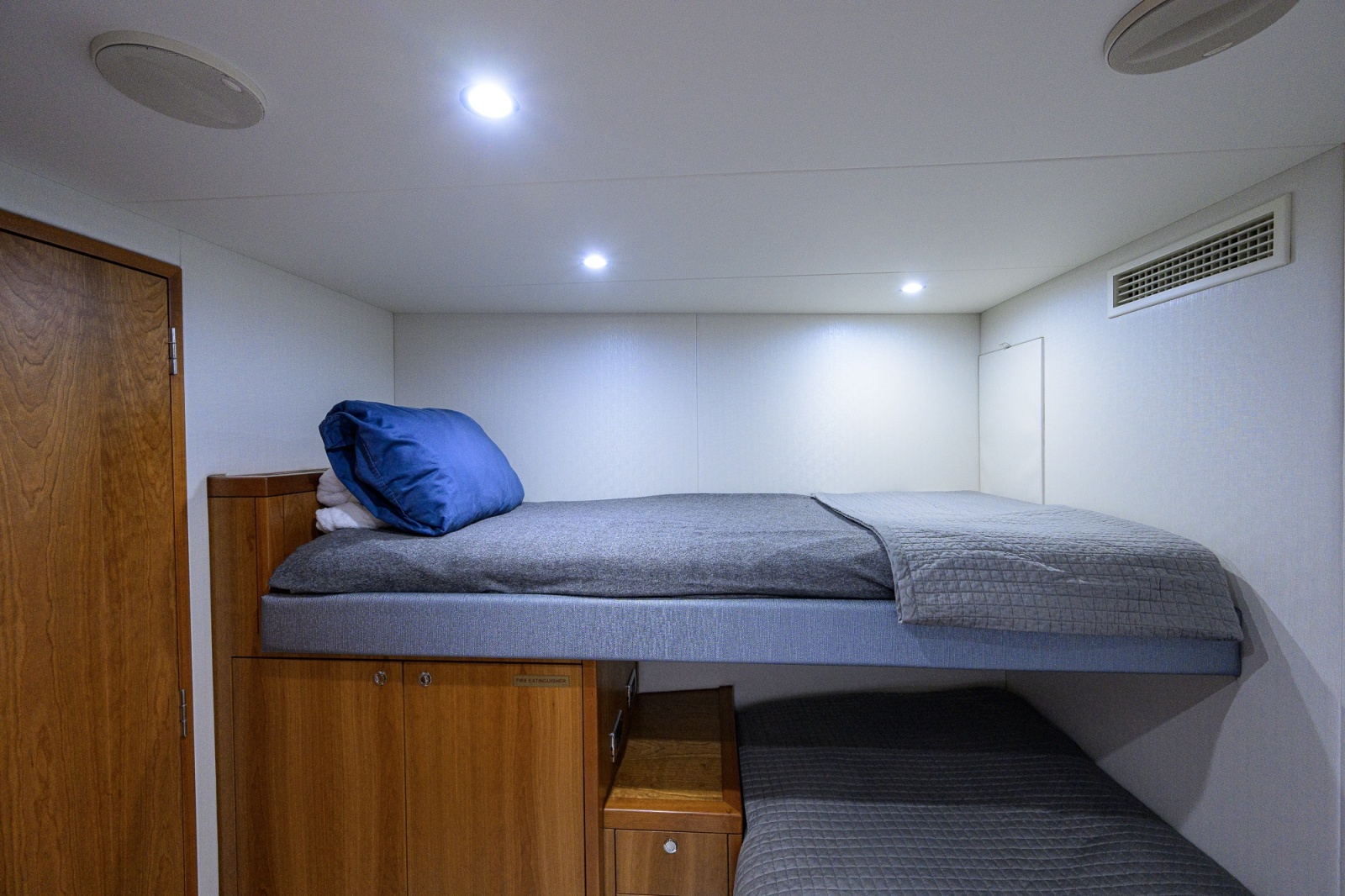 2013 Hatteras 80 Motor Yacht