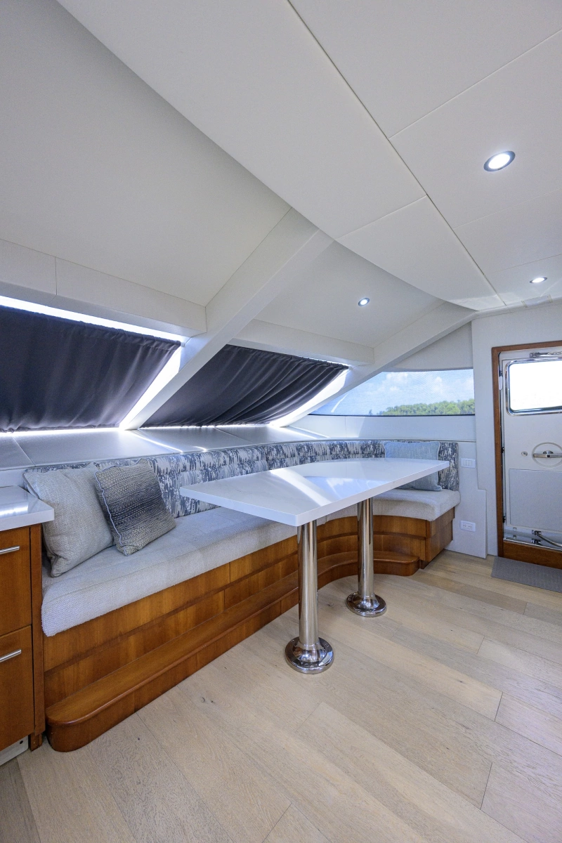 2013 Hatteras 80 Motor Yacht