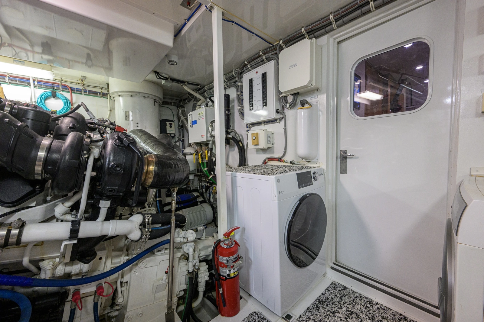 2013 Hatteras 80 Motor Yacht